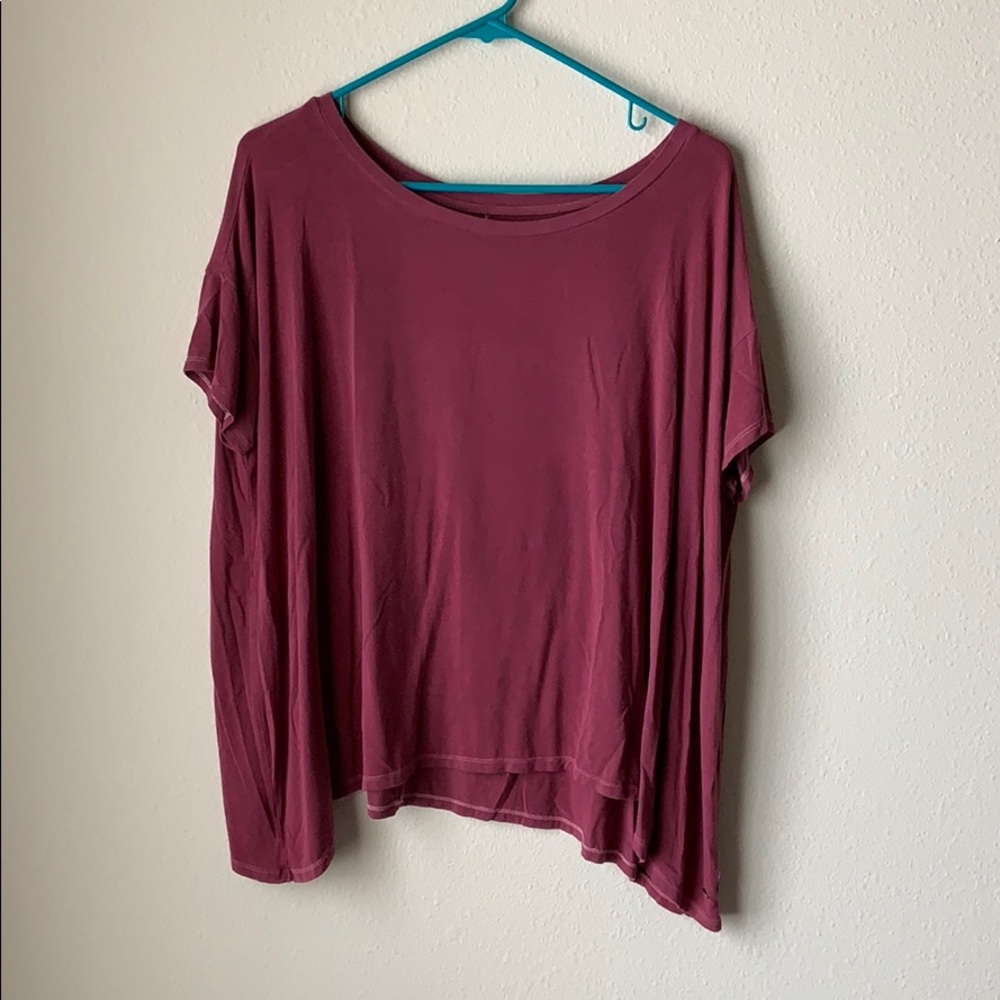 Flowy burgundy short sleeve